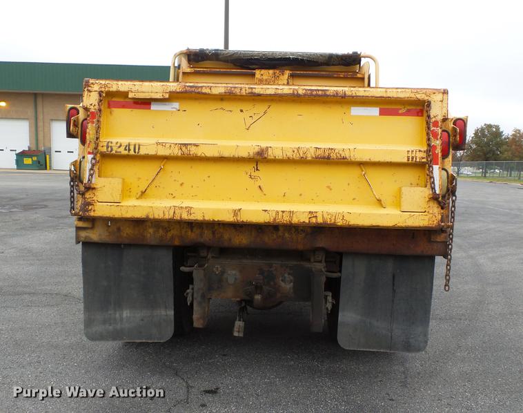 image for item DC6776 2000 International 4900 dump truck