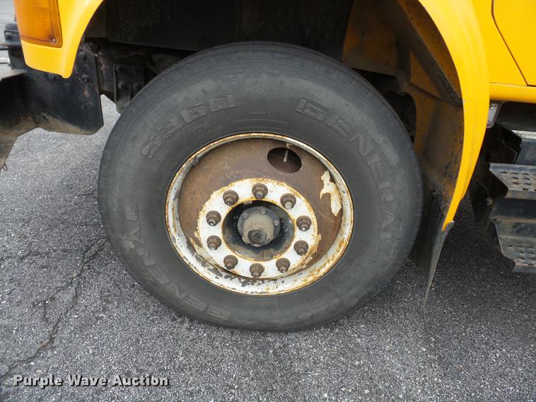 image for item DC6776 2000 International 4900 dump truck