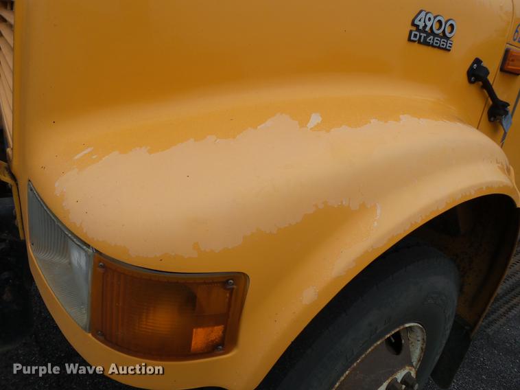 image for item DC6776 2000 International 4900 dump truck