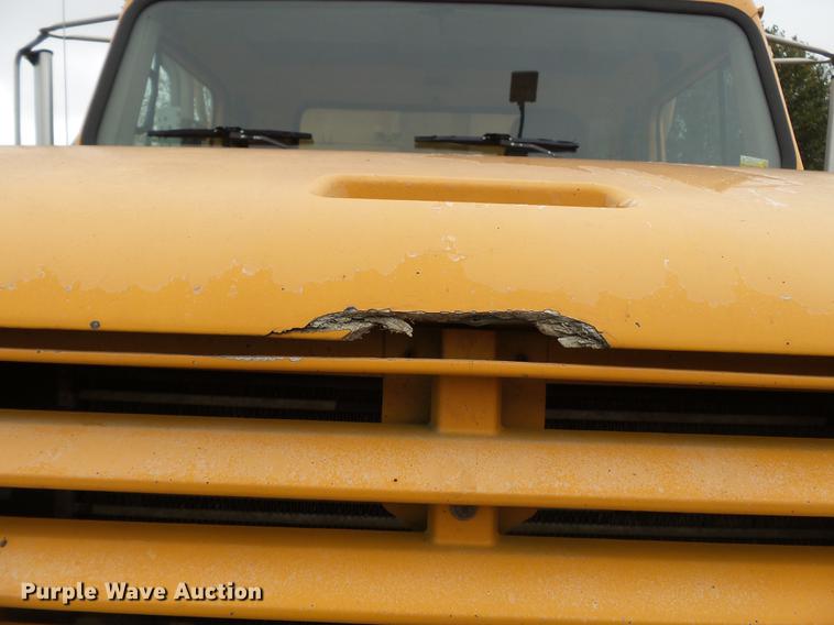 image for item DC6776 2000 International 4900 dump truck