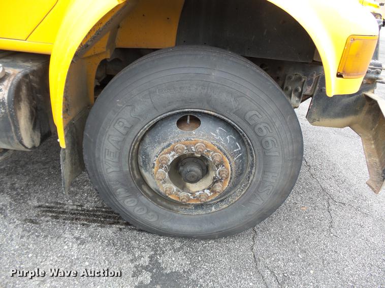 image for item DC6776 2000 International 4900 dump truck