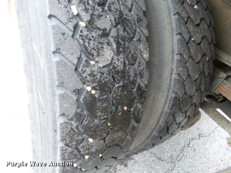 image for item DC6776 2000 International 4900 dump truck