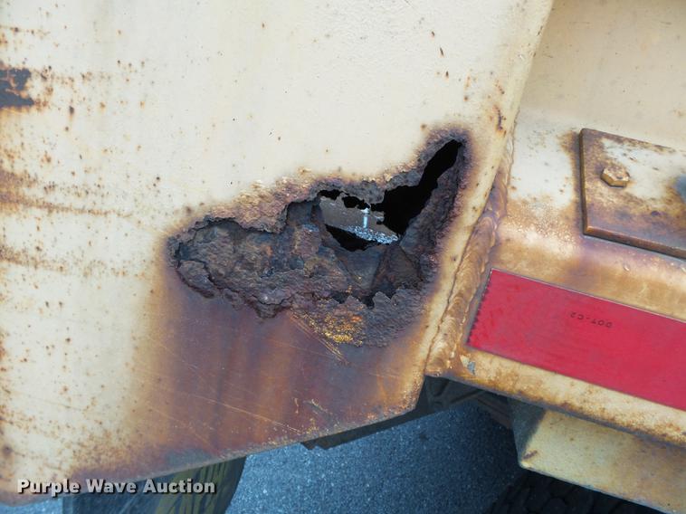 image for item DC6776 2000 International 4900 dump truck