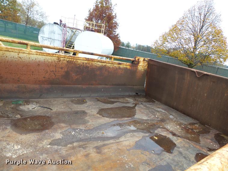 image for item DC6776 2000 International 4900 dump truck