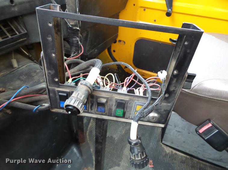 image for item DC6776 2000 International 4900 dump truck