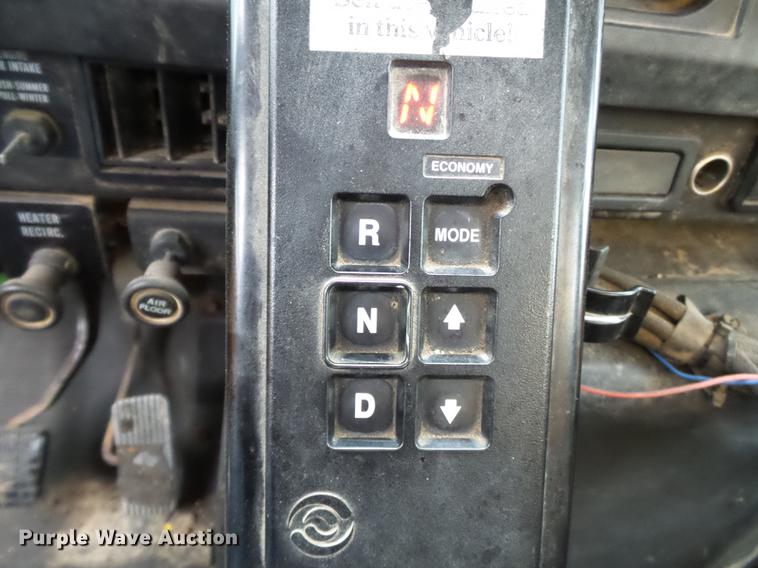 image for item DC6776 2000 International 4900 dump truck