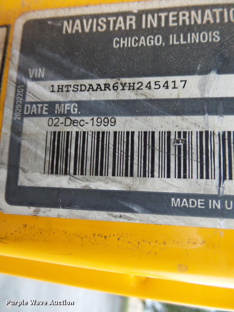 image for item DC6776 2000 International 4900 dump truck