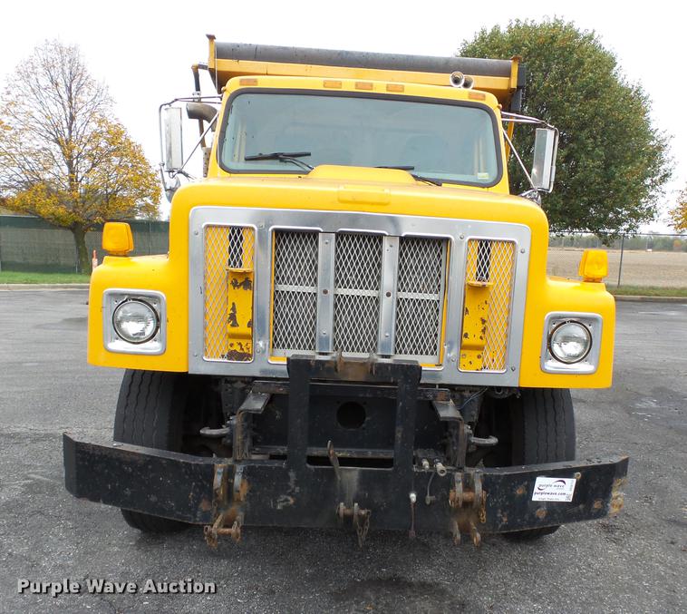 image for item DC6777 2002 International 2554 dump truck