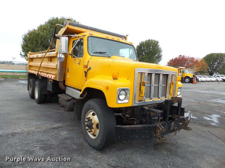 image for item DC6777 2002 International 2554 dump truck