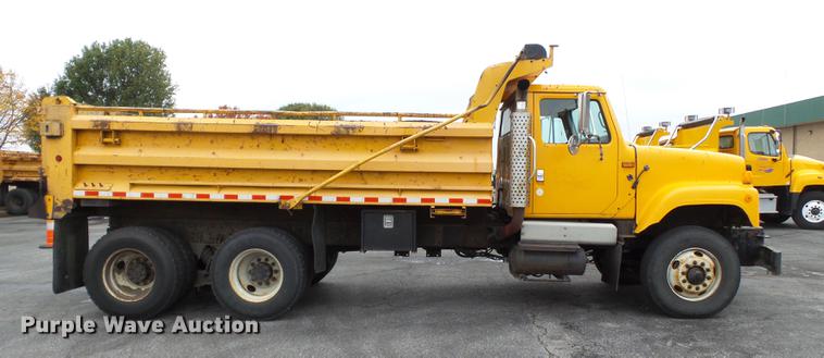 image for item DC6777 2002 International 2554 dump truck