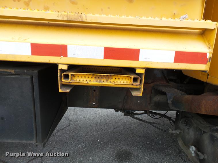 image for item DC6777 2002 International 2554 dump truck