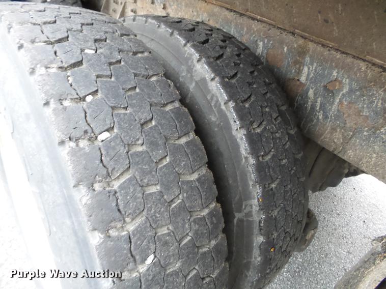 image for item DC6777 2002 International 2554 dump truck