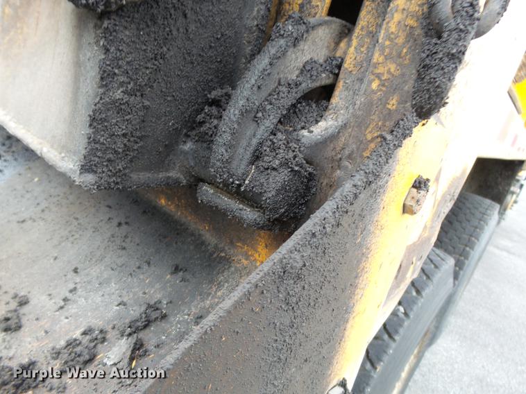 image for item DC6777 2002 International 2554 dump truck