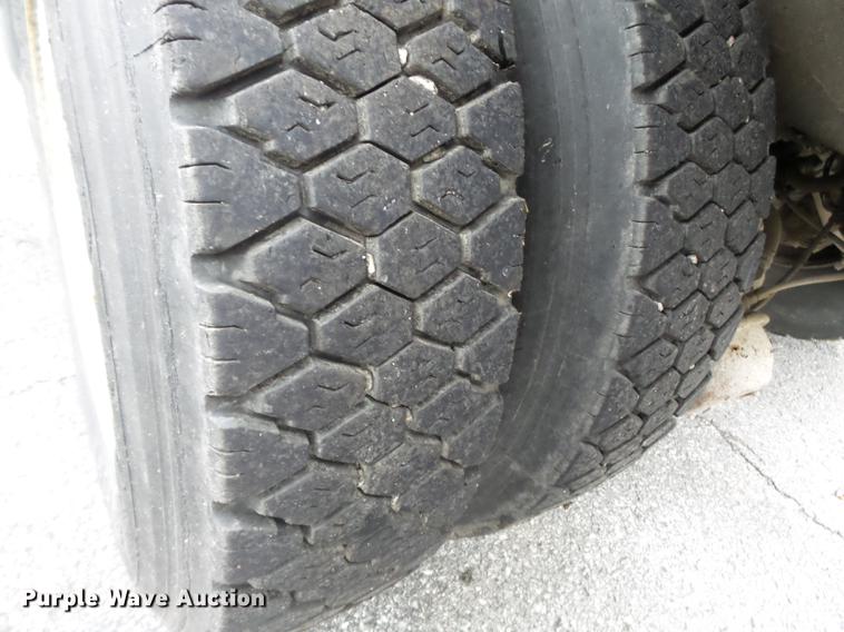 image for item DC6777 2002 International 2554 dump truck