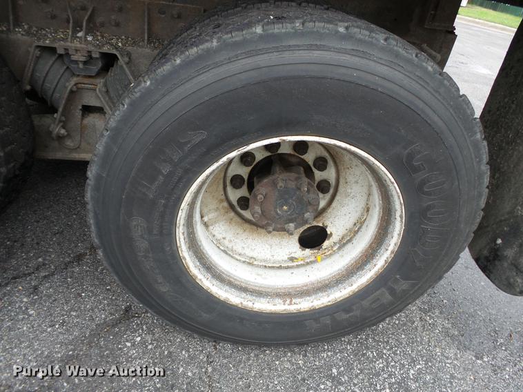 image for item DC6777 2002 International 2554 dump truck