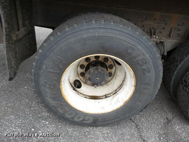 image for item DC6777 2002 International 2554 dump truck