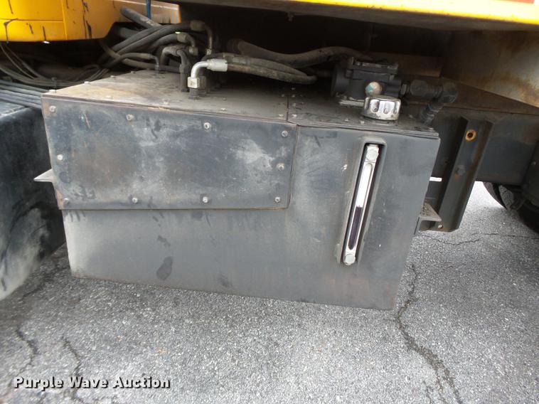 image for item DC6777 2002 International 2554 dump truck