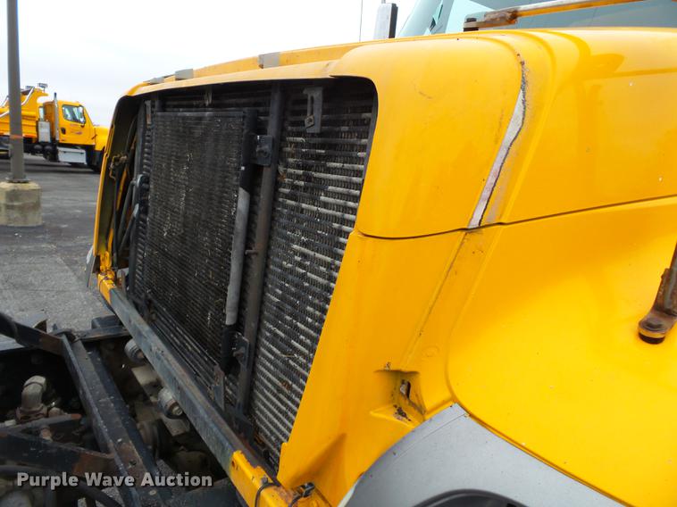 image for item DC6778 2007 International 7400 dump truck