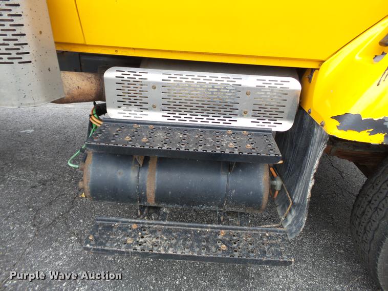 image for item DC6778 2007 International 7400 dump truck