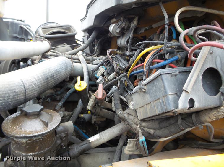 image for item DC6778 2007 International 7400 dump truck