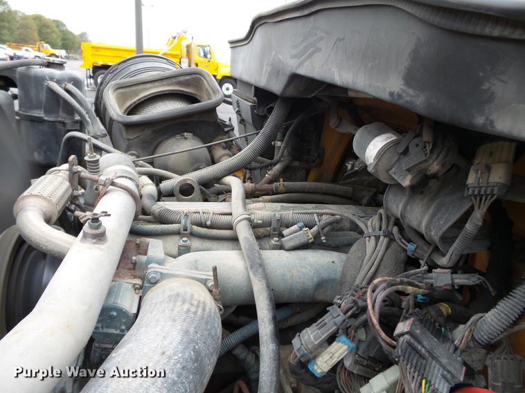 image for item DC6778 2007 International 7400 dump truck