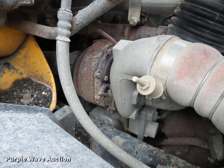 image for item DC6778 2007 International 7400 dump truck