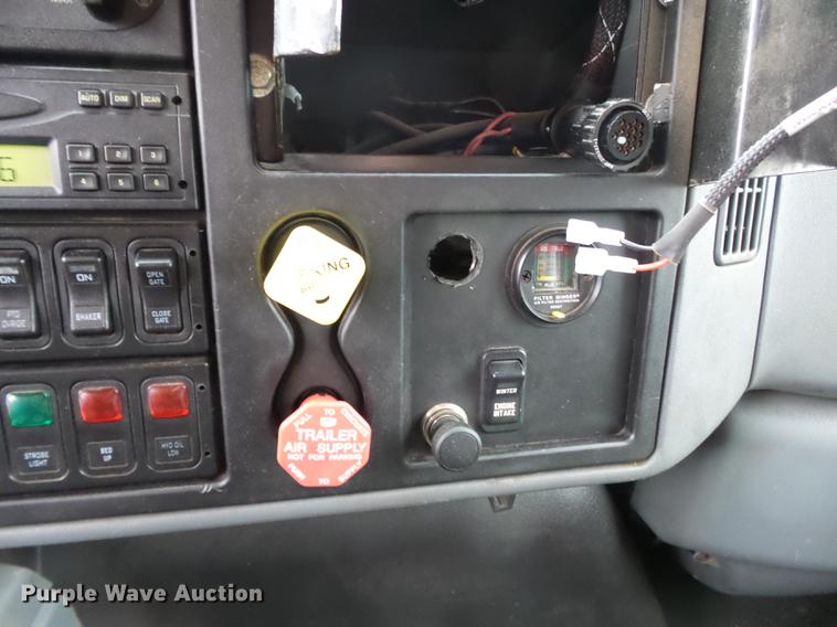 image for item DC6778 2007 International 7400 dump truck