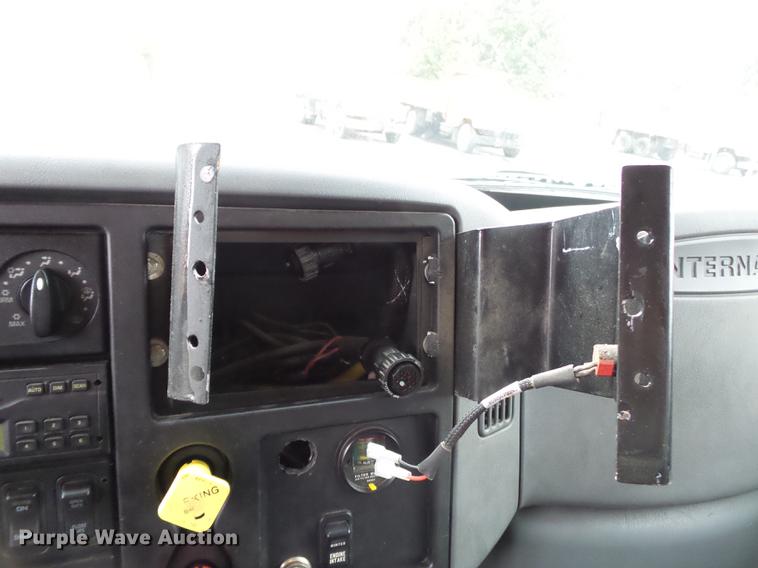 image for item DC6778 2007 International 7400 dump truck