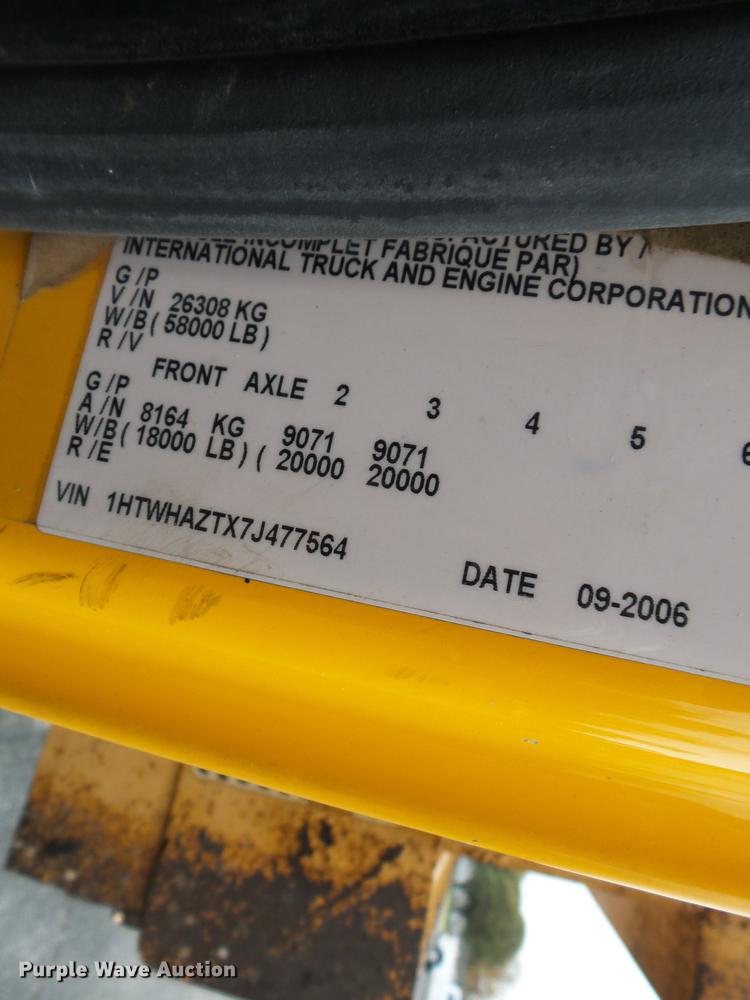 image for item DC6778 2007 International 7400 dump truck