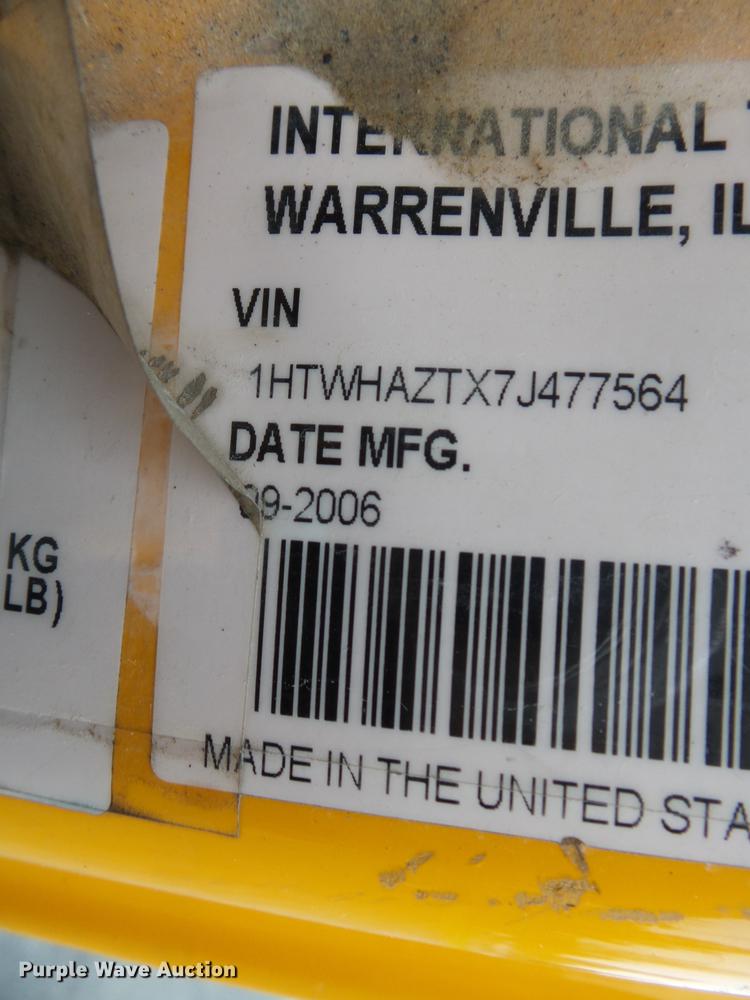 image for item DC6778 2007 International 7400 dump truck