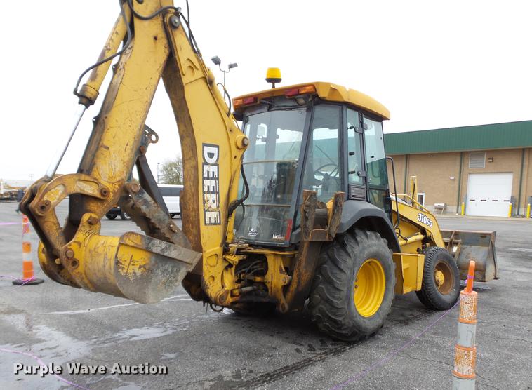 image for item DC6779 2001 John Deere 310SG backhoe