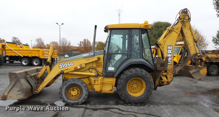 image for item DC6779 2001 John Deere 310SG backhoe