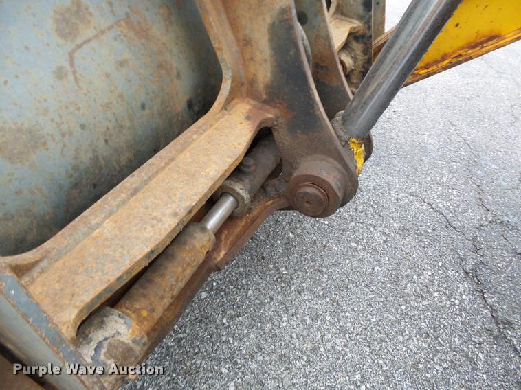 image for item DC6779 2001 John Deere 310SG backhoe