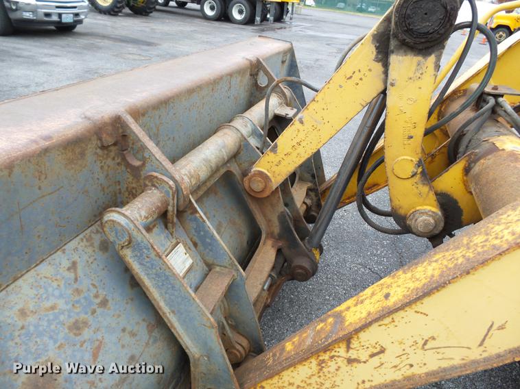 image for item DC6779 2001 John Deere 310SG backhoe