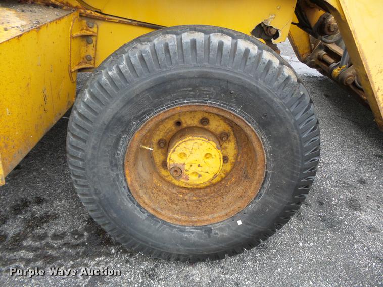 image for item DC6779 2001 John Deere 310SG backhoe