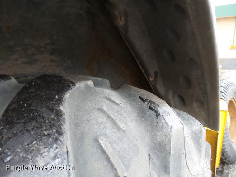 image for item DC6779 2001 John Deere 310SG backhoe