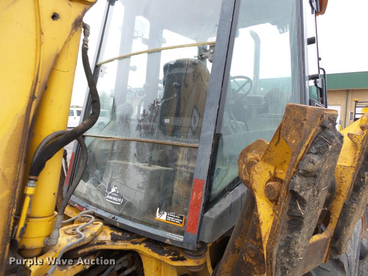 image for item DC6779 2001 John Deere 310SG backhoe