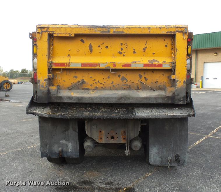 image for item DC6786 2002 International 7400 dump truck