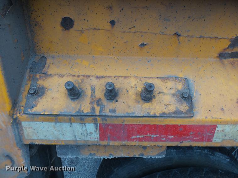 image for item DC6786 2002 International 7400 dump truck