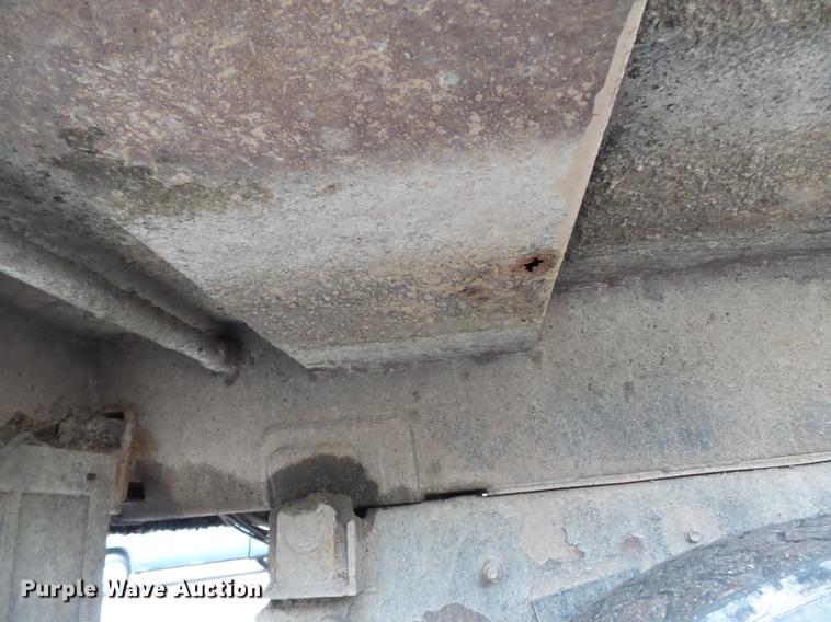 image for item DC6786 2002 International 7400 dump truck