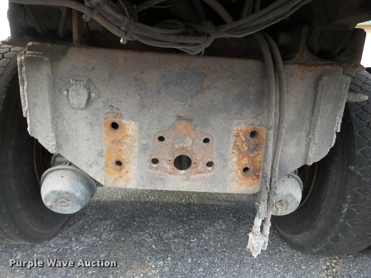 image for item DC6786 2002 International 7400 dump truck