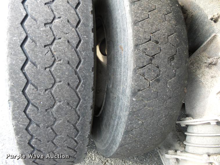 image for item DC6786 2002 International 7400 dump truck