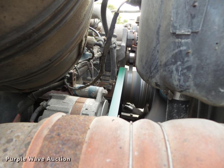 image for item DC6786 2002 International 7400 dump truck