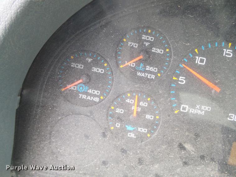 image for item DC6786 2002 International 7400 dump truck