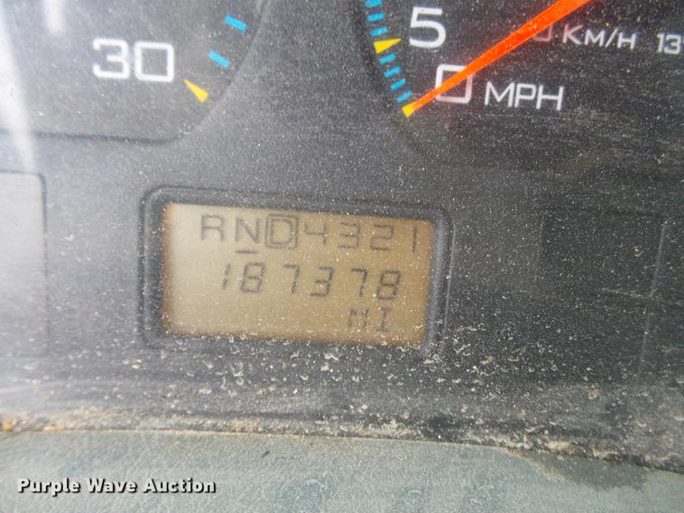 image for item DC6786 2002 International 7400 dump truck