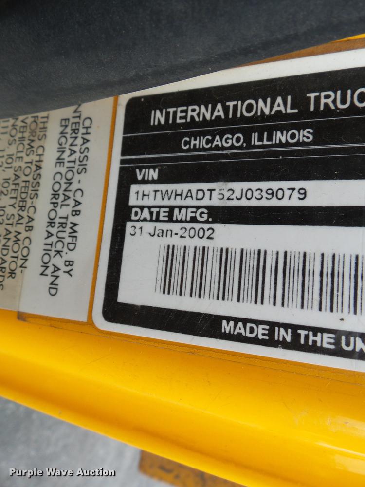 image for item DC6786 2002 International 7400 dump truck