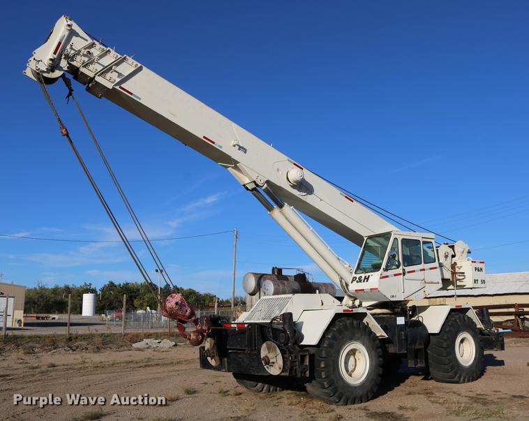 image for item DD0026 1985 P & H RT50 crane