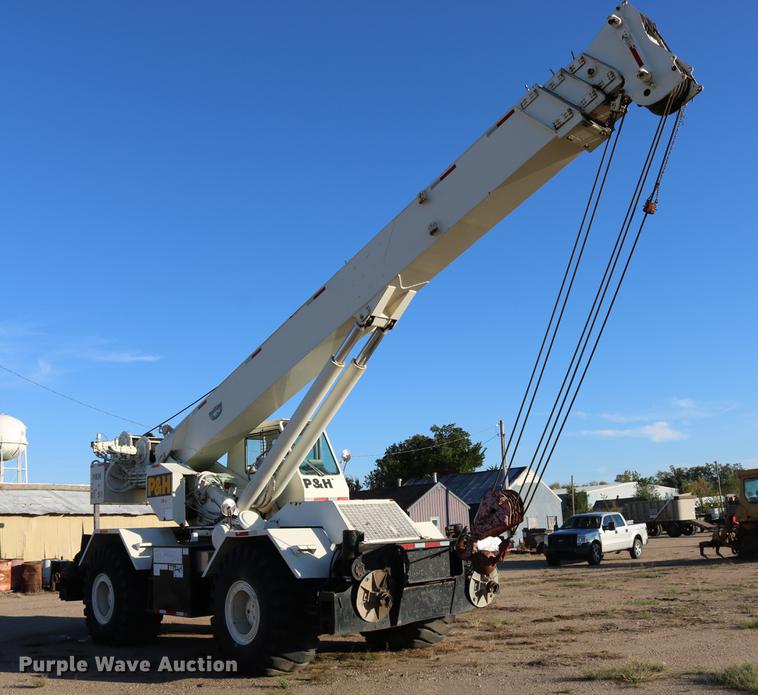 image for item DD0026 1985 P & H RT50 crane