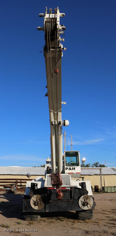 image for item DD0026 1985 P & H RT50 crane