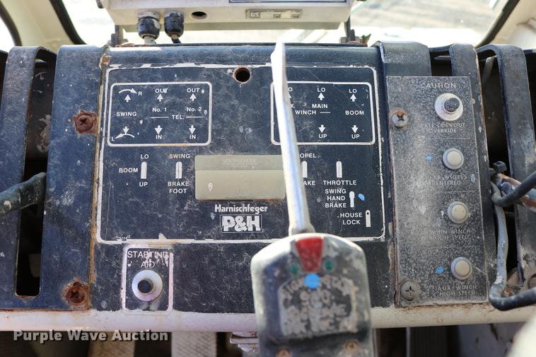 image for item DD0026 1985 P & H RT50 crane